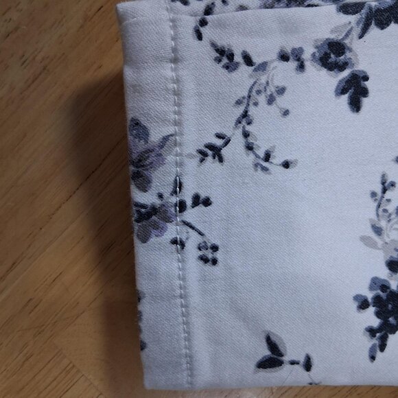 Design Lab White Floral Jeans - Size 26 - Picture 10 of 11